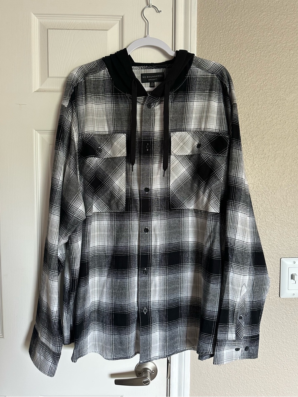 No Boundaries Black & White Plaid Hooded Shirt Jacket